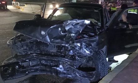 Hombre no escuchó la ambulancia y la choca en Saltillo