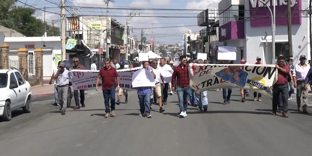 Protestan trabajadores de AHMSA