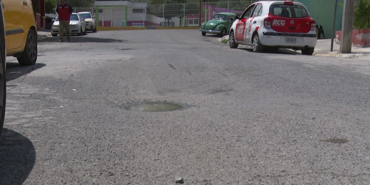 Se hunde el pavimento en la colonia Nogales Uno