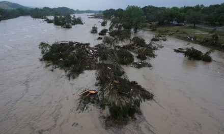 Trump declara desastre mayor en condado de Kerr, Texas por inundaciones; aumentan a 59 muertos
