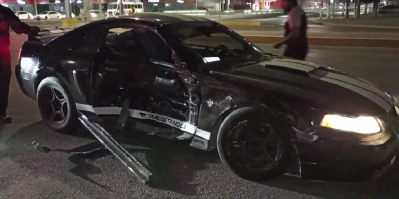 Da vuelta prohibida y provoca accidente en Saltillo; su acompañante resultó lesionada