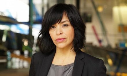 Tribunal ordena a Penguin Random House publicar réplica de Televisa en libro de Anabel Hernández