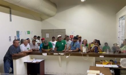 Acosa médico de Monclova a 800 familias