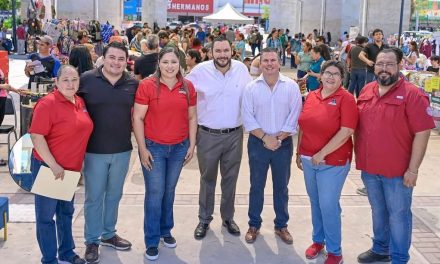Carlos Villarreal impulsa segunda jornada de la Feria de Útiles Escolares