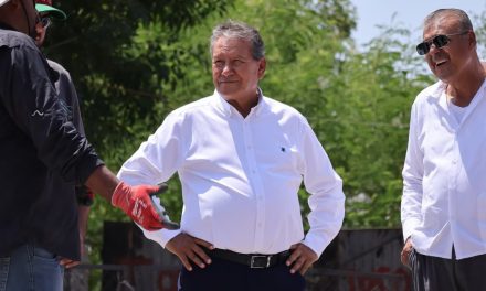 Supervisa Óscar Ríos obras al interior de las colonias