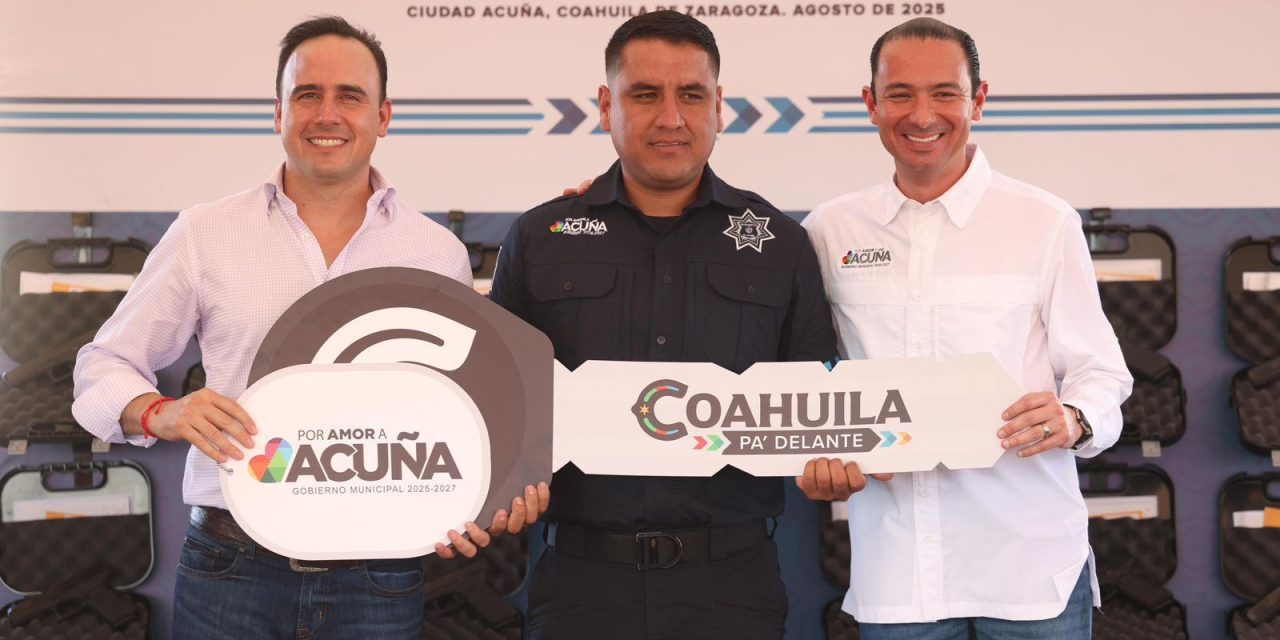 Gobierno estatal entrega 17 patrullas y armamento en Acuña