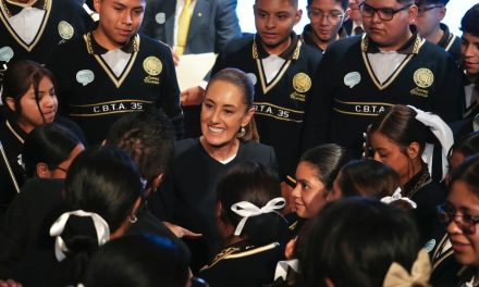 Claudia Sheinbaum encabeza ceremonia del Bachillerato Nacional
