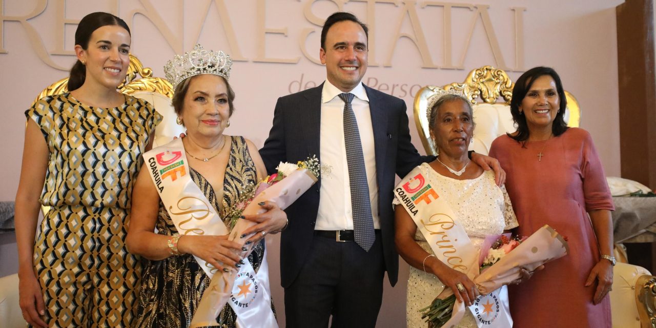 Manolo Jiménez reconoce a las personas de la tercera edad