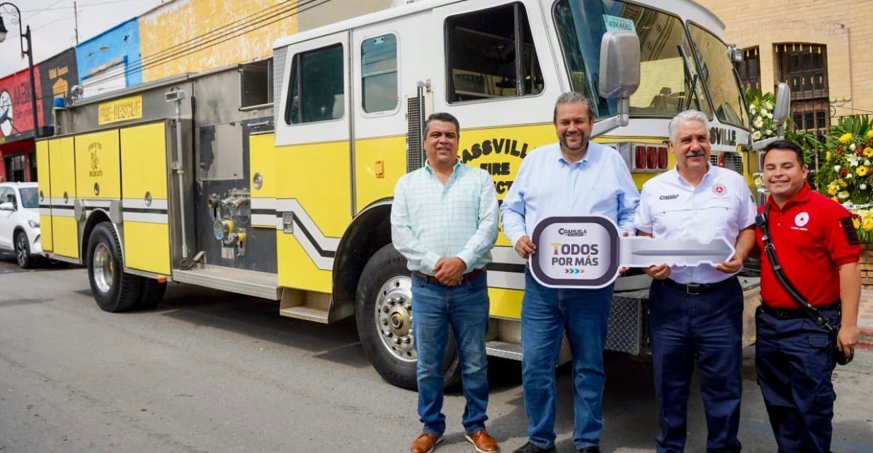 Reconoce Tomás Gutiérrez a bomberos de Ramos Arizpe