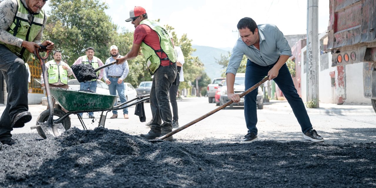 Saltillo refuerza labores de bacheo con la compra de camiones y equipo
