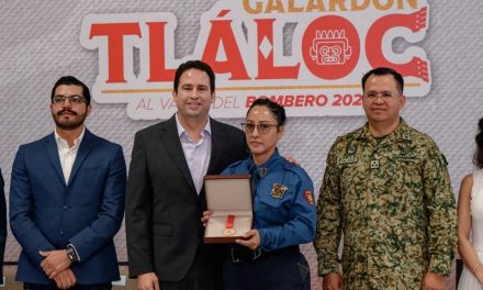 Javier Díaz entrega el Galardón Tláloc 2025