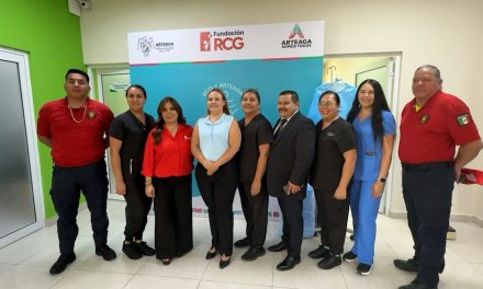 Fundación RCG entrega batas quirúrgicas desechables a Arteaga