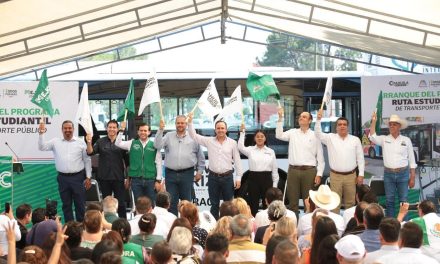 Manolo Jiménez da banderazo inicial al programa Ruta Estudiantil