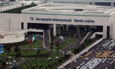 Lluvias paralizan operaciones en el AICM