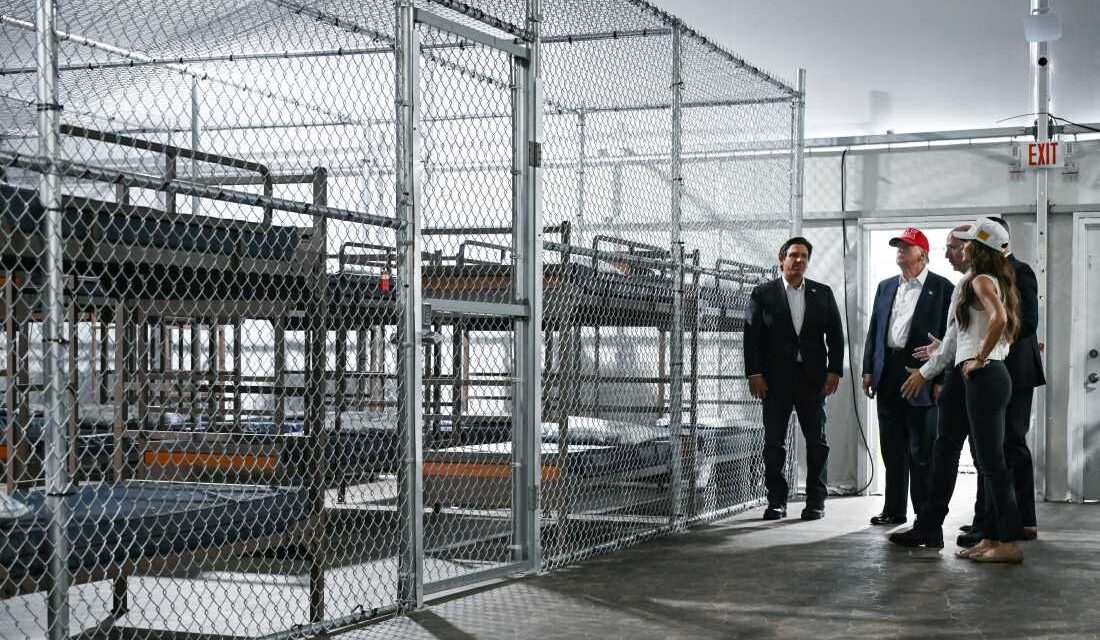 ‘Alligator Alcatraz’ cuenta con 81 mexicanos detenidos, confirma Claudia Sheinbaum