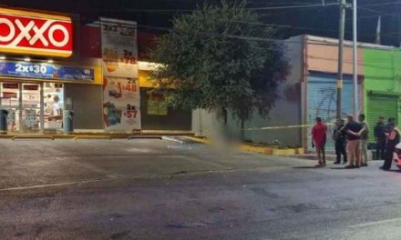 Hombre muere apuñalado a manos de su compañero de trabajo en Santa Catarina