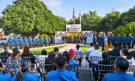 Rinden homenaje a los bomberos caídos en Saltillo