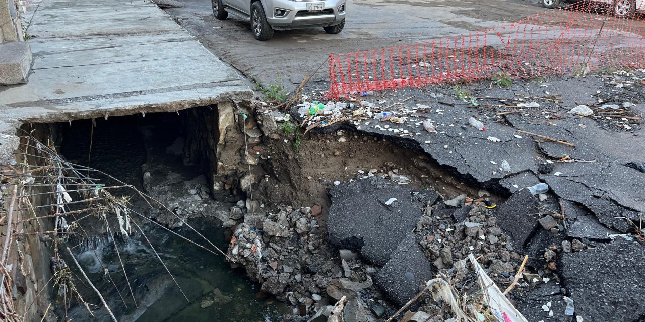 Así quedó la calle de Rayón tras las intensas lluvias en Saltillo