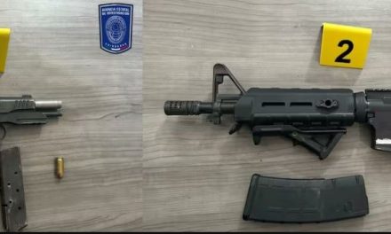 Catean vivienda de policía municipal y aseguran arsenal en Chihuahua