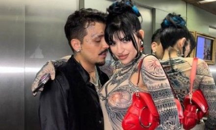 Adela Micha buscará entrevistar a Cazzu tras polémica con Christian Nodal