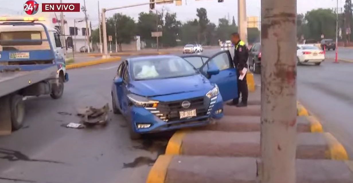 Saltillo: Da vuelta prohibida y provoca choque en periférico y Valdés Sánchez