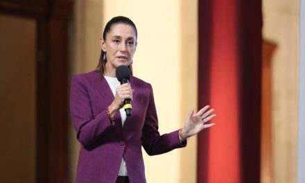 Sheinbaum celebra reducción de la pobreza en México y dice que es una ‘hazaña de la 4T’