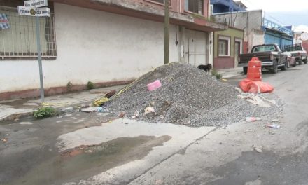Saltillo: Cumple un año escombro en la calle de Armillita y Francisco Coss