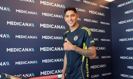 Comienza la aventura de Edson Álvarez en el Fenerbahçe de Turquía