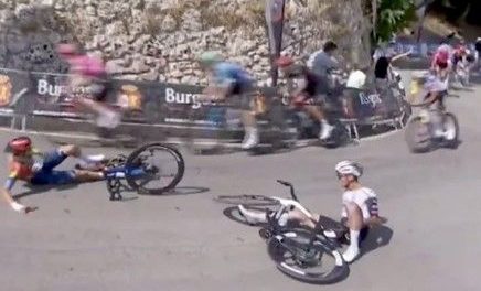 Así fue la caída de Isaac del Toro en la Vuelta a Burgos (video)