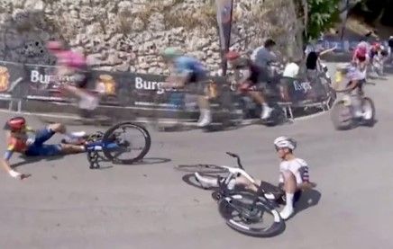 Así fue la caída de Isaac del Toro en la Vuelta a Burgos (video)