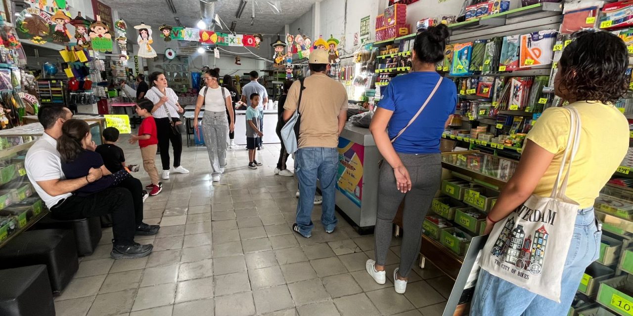 Inician las ‘compras de pánico’ en papelerías de Saltillo por el regreso a clases