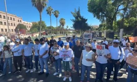 Saltillo: Maestros exigen justicia tras ataque a maestro por parte de exalumno