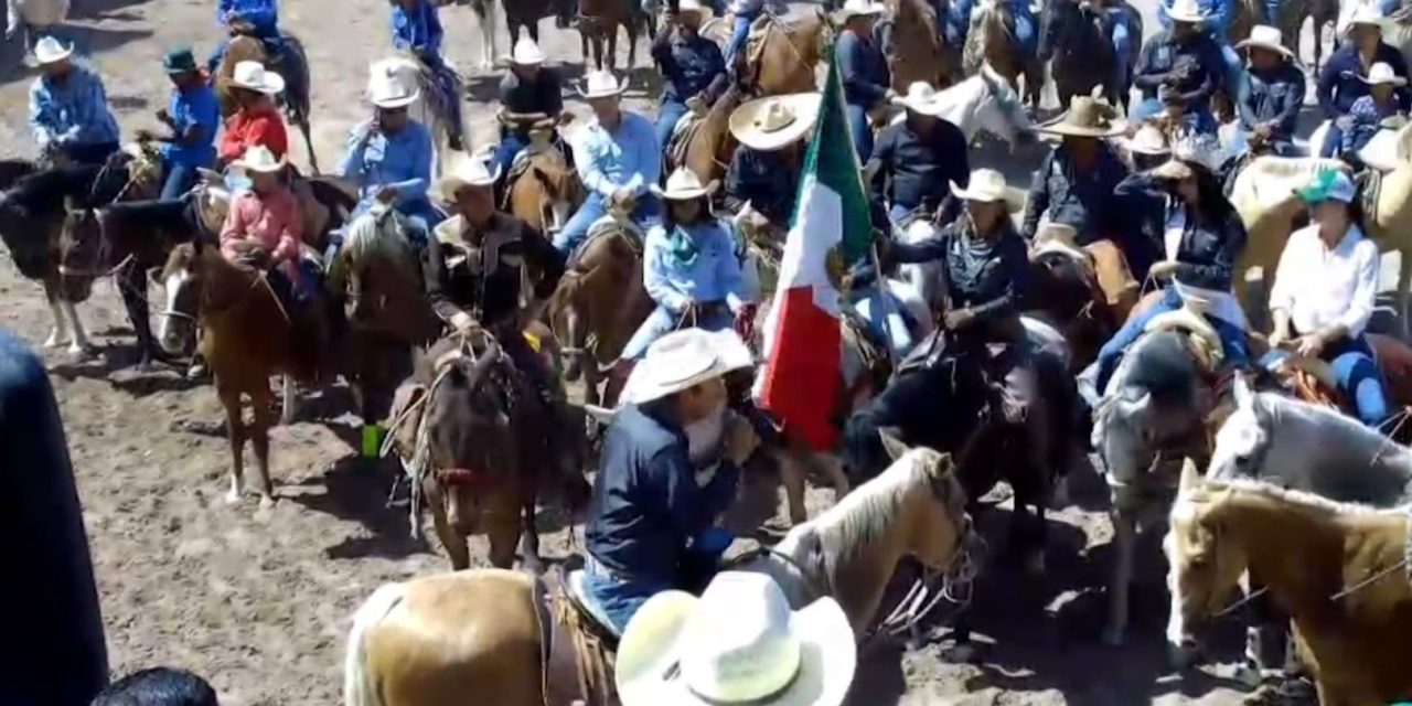 Más de 350 jinetes celebran la 25ª Cabalgata General Cepeda-Parras