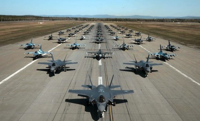 Trump y busca cooperación aérea con la OTAN para garantizar seguridad en Ucrania