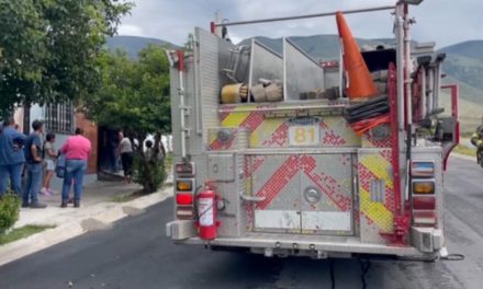 Mujer resulta con quemaduras tras flamazo en Saltillo