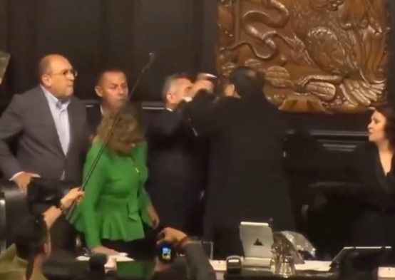 Estos son los mejores memes que dejó la pelea entre ‘Alito’ y Noroña