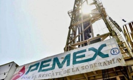 Producción de Pemex cae a 1.6 millones de barriles diarios