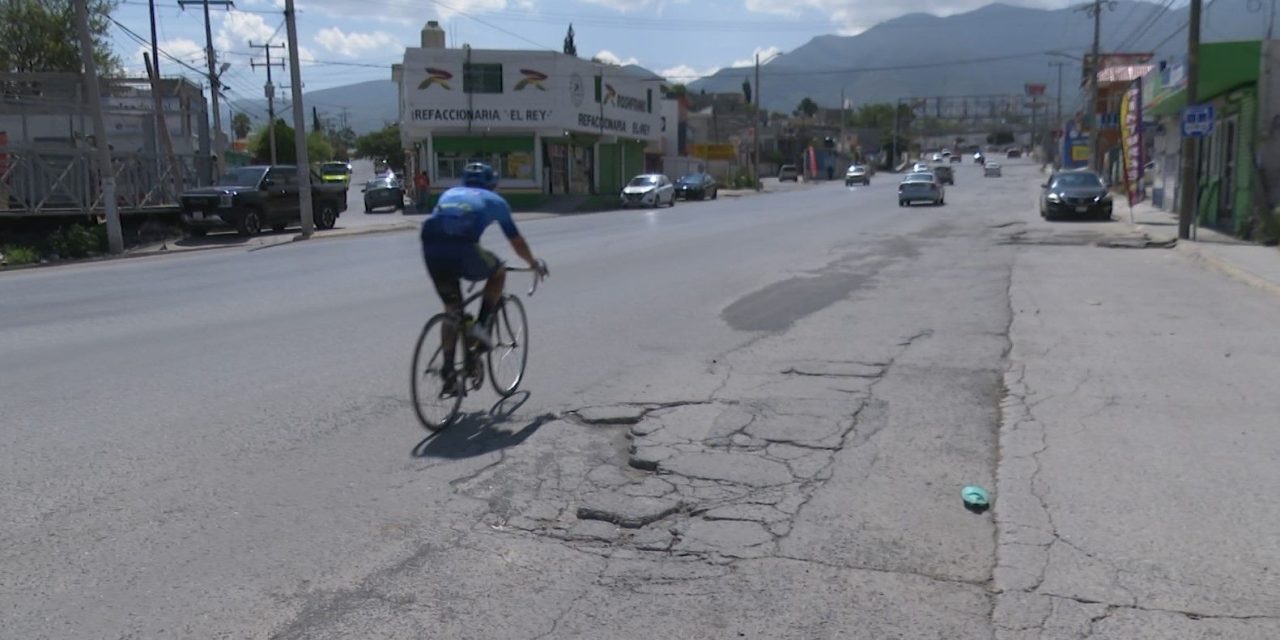 Persisten los baches en Otilio González