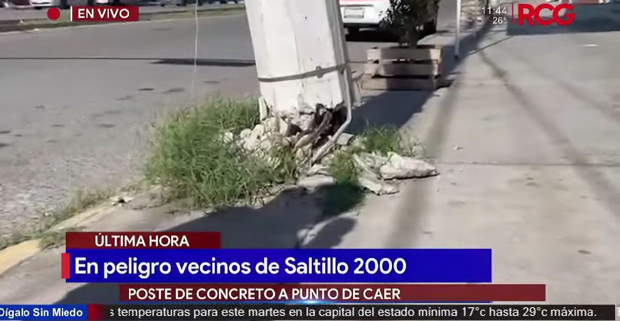 En peligro, vecinos de la Saltillo 2000 por poste a punto de caer