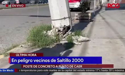 En peligro, vecinos de la Saltillo 2000 por poste a punto de caer
