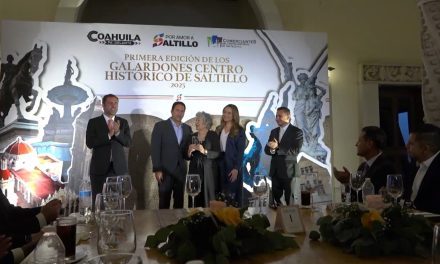 Reconoce Javier Díaz a comerciantes del Distrito Centro