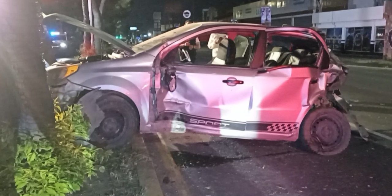 Ebrio se lleva un InDrive de corbata y deja varios lesionados en Saltillo