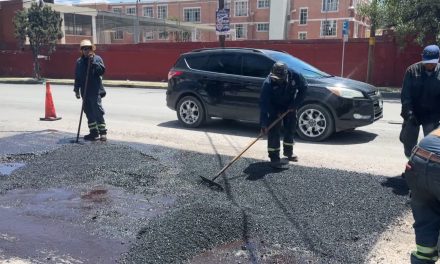 Siguen acciones de bacheo y de mantenimiento de Saltillo