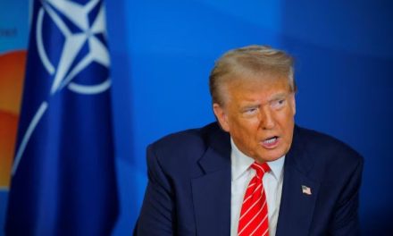 Corte de apelaciones anula multa millonaria a Donald Trump