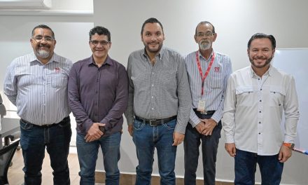 Carlos Villarreal refuerza coordinación entre el municipio y el Infonavit
