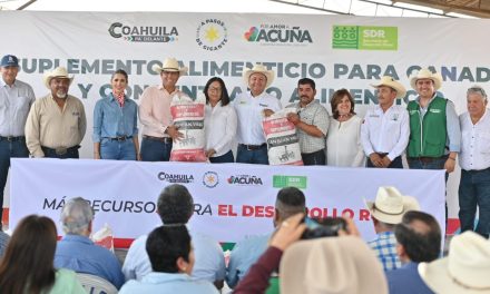 Entregan 140 toneladas de alimento a ganaderos de Acuña