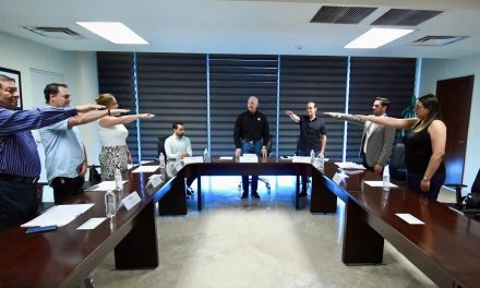 Román Cepeda toma protesta a los integrantes de la Junta Catastral Municipal