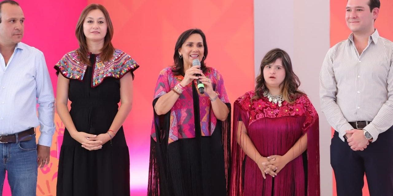 DIF Coahuila realiza la pasarela ‘Entre Hilos y Tintos’
