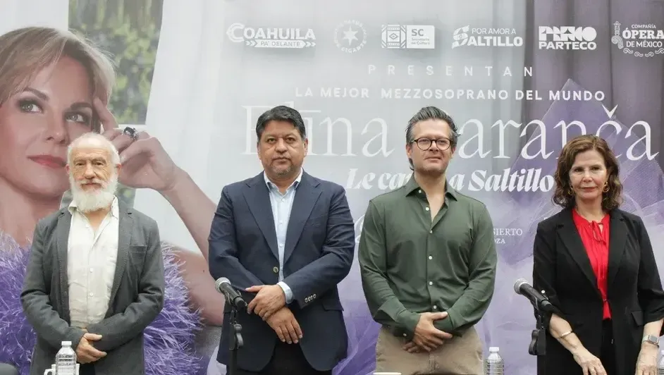 Elena Garanca le canta a Saltillo