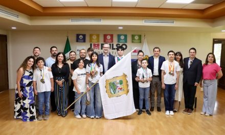 Abanderan a la Delegación Coahuila de la Olimpiada Mexicana de Matemáticas